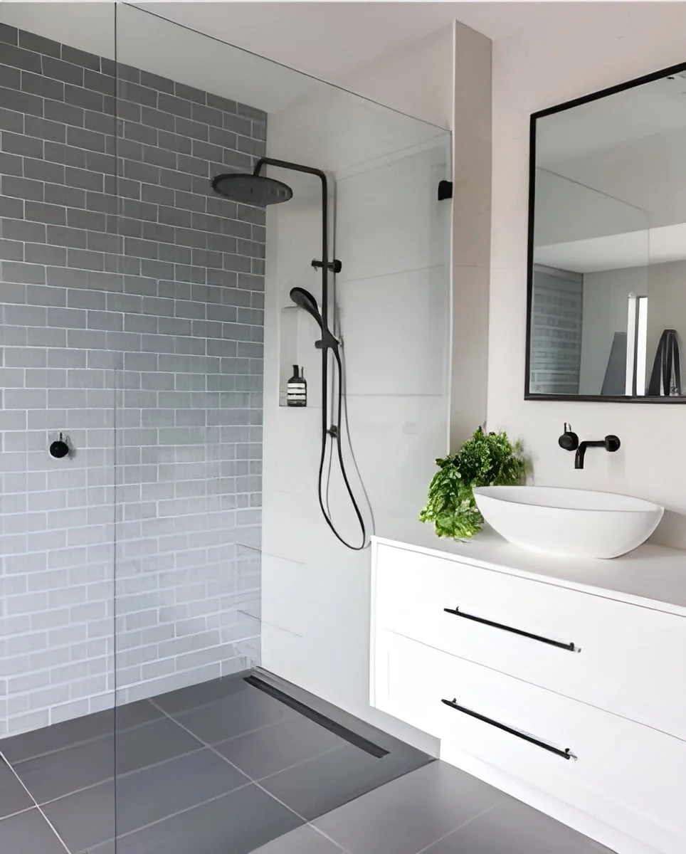 Commercial Shower Screen